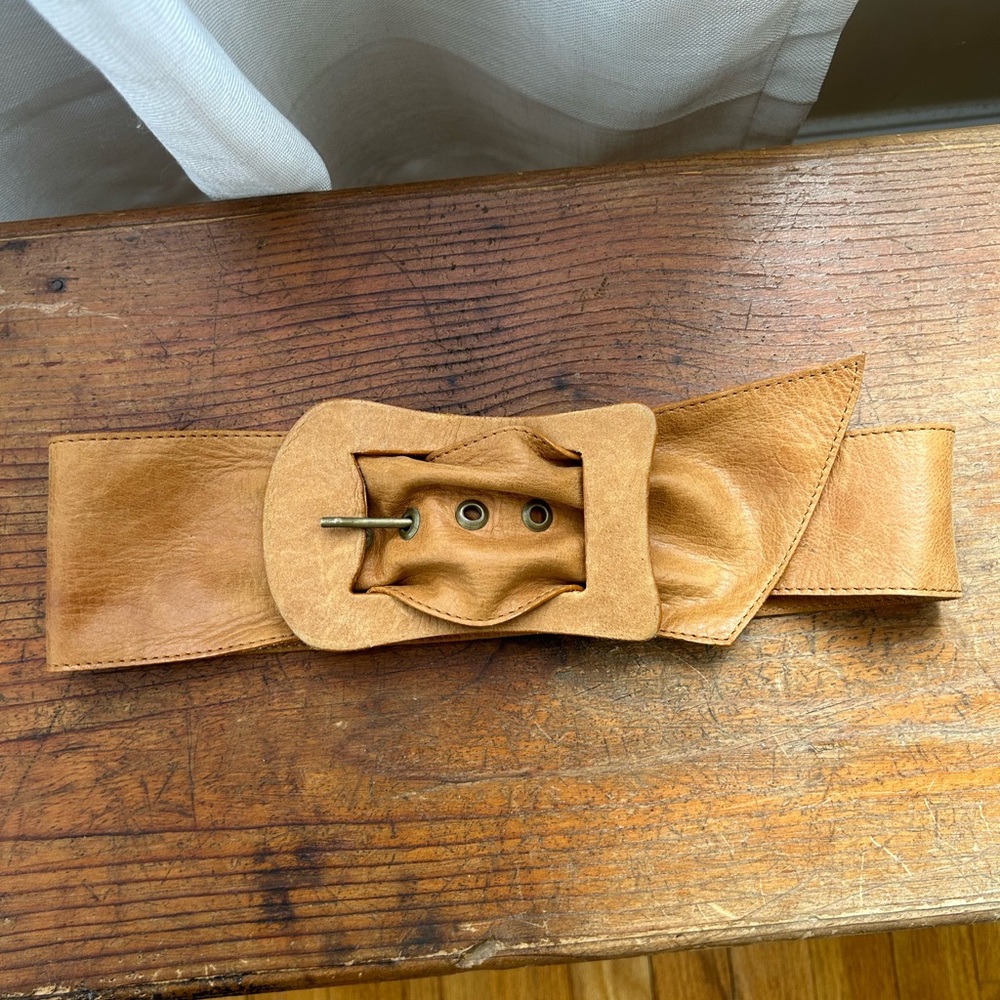 BCBG Max Azria Vintage Y2K Leather Belt